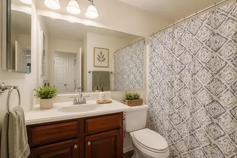 Bath - 10819 Walker Dr, Grass Valley, CA 95945 photo 1 of 4