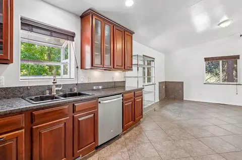 Kitchen - 10819 Walker Dr, Grass Valley, CA 95945 photo 4 of 4