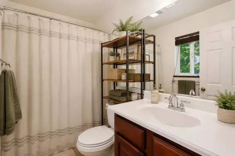 Bath - 10819 Walker Dr, Grass Valley, CA 95945 photo 2 of 4