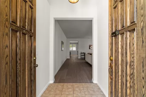 Entry Way - 2086 Shenandoah Dr, Tracy, CA 95377 photo 2 of 4