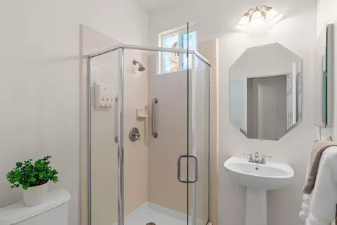 Bath - 2086 Shenandoah Dr, Tracy, CA 95377 photo 6 of 6