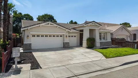 Exterior - 2086 Shenandoah Dr, Tracy, CA 95377 photo 4 of 9