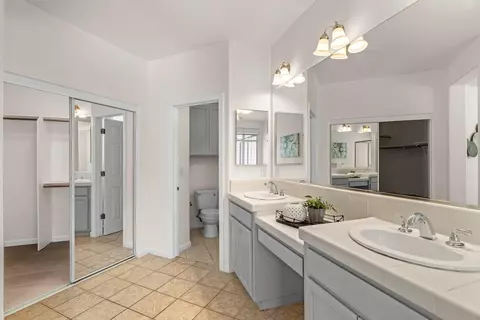 Bath - 2086 Shenandoah Dr, Tracy, CA 95377 photo 3 of 6
