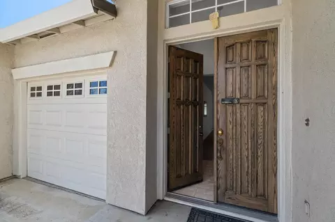 Entry Way - 2086 Shenandoah Dr, Tracy, CA 95377 photo 1 of 4