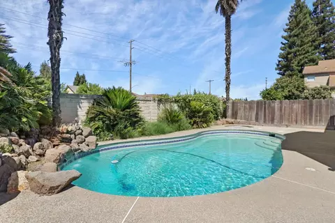 Exterior - 1725 Mark Mead Ln, Modesto, CA 95356 photo 8 of 8