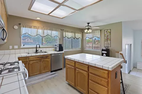 Kitchen - 1725 Mark Mead Ln, Modesto, CA 95356 photo 1 of 8