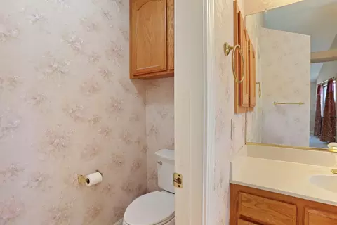 Bath - 1725 Mark Mead Ln, Modesto, CA 95356 photo 6 of 7