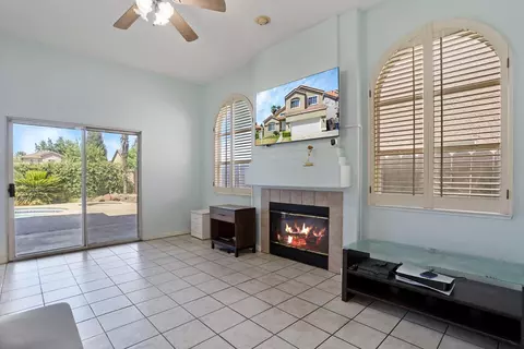 Living - 1725 Mark Mead Ln, Modesto, CA 95356 photo 3 of 3