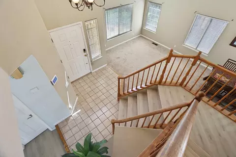 Entry Way - 1725 Mark Mead Ln, Modesto, CA 95356 photo 3 of 6