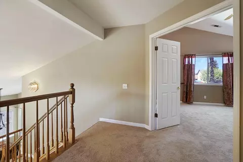 Entry Way - 1725 Mark Mead Ln, Modesto, CA 95356 photo 5 of 6
