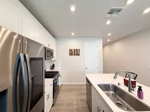 Kitchen - 2856 Pixley Ct, Manteca, CA 95337 photo 4 of 4