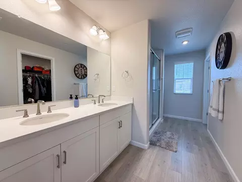 Bath - 2856 Pixley Ct, Manteca, CA 95337 photo 4 of 5