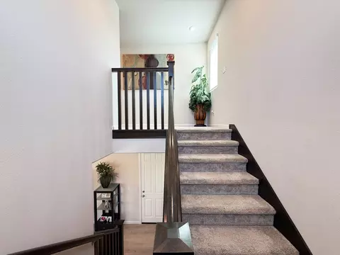 Entry Way - 2856 Pixley Ct, Manteca, CA 95337 photo 3 of 6