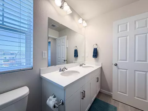 Bath - 2856 Pixley Ct, Manteca, CA 95337 photo 3 of 5
