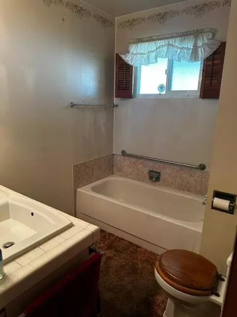 Bath - 1608 Thorsen Ave, Modesto, CA 95355 photo 1 of 3