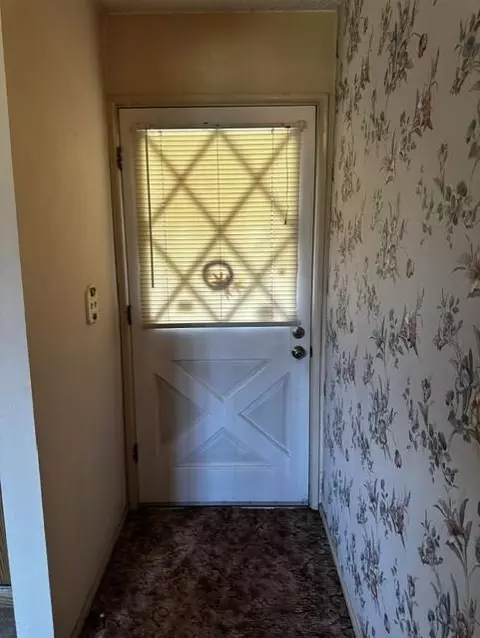 Entry Way - 1608 Thorsen Ave, Modesto, CA 95355 photo 2 of 3