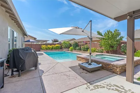 Exterior - 784 Aparicio Way, Galt, CA 95632 photo 9 of 14