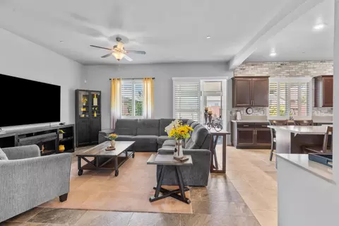 Living - 784 Aparicio Way, Galt, CA 95632 photo 1 of 4