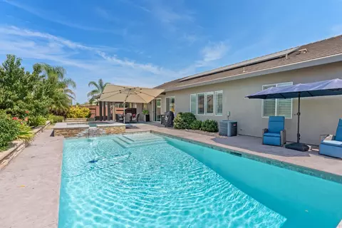 Exterior - 784 Aparicio Way, Galt, CA 95632 photo 12 of 14