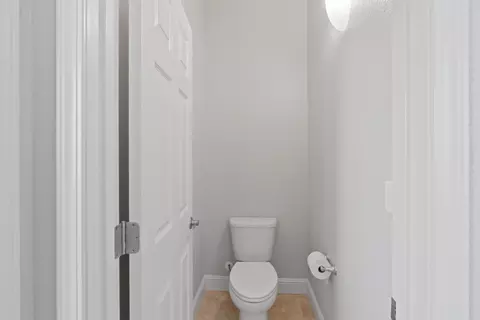Bath - 784 Aparicio Way, Galt, CA 95632 photo 2 of 4