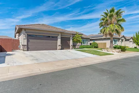 Exterior - 784 Aparicio Way, Galt, CA 95632 photo 1 of 14