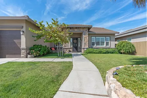 Exterior - 784 Aparicio Way, Galt, CA 95632 photo 7 of 14