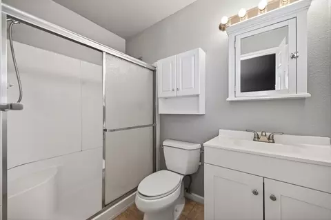 Bath - 1627 Gerry Ct, Auburn, CA 95603 photo 1 of 2