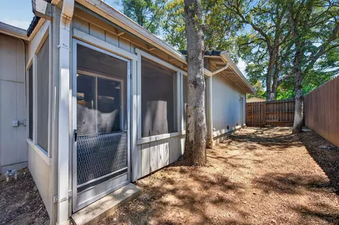 Exterior - 1627 Gerry Ct, Auburn, CA 95603 photo 4 of 9