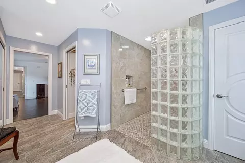 Bath - 7357 Ridge Rd, Newcastle, CA 95658 photo 5 of 7