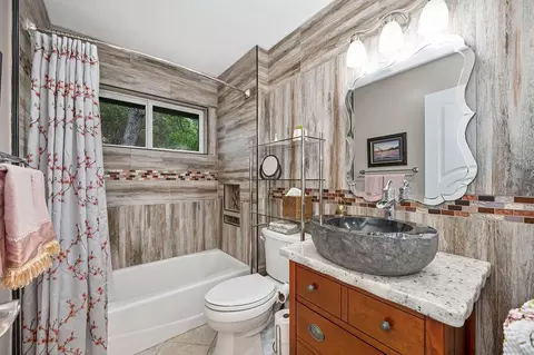 Bath - 7357 Ridge Rd, Newcastle, CA 95658 photo 6 of 7