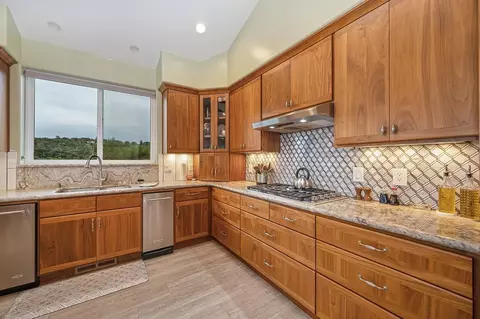 Kitchen - 7357 Ridge Rd, Newcastle, CA 95658 photo 8 of 10