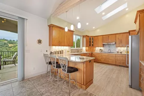 Kitchen - 7357 Ridge Rd, Newcastle, CA 95658 photo 2 of 10
