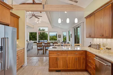 Kitchen - 7357 Ridge Rd, Newcastle, CA 95658 photo 7 of 10