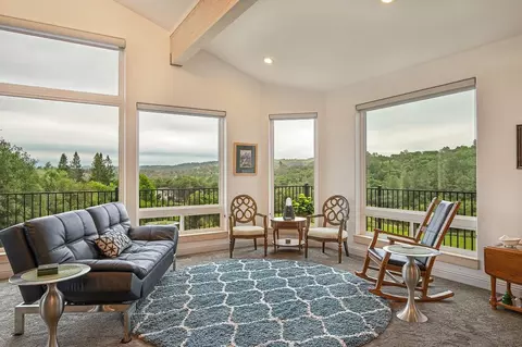 Living - 7357 Ridge Rd, Newcastle, CA 95658 photo 7 of 10