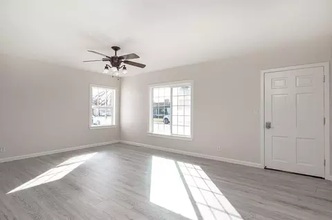 Living - 921 W 4th St, Ripon, CA 95366 photo 1 of 4