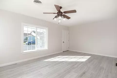 Living - 921 W 4th St, Ripon, CA 95366 photo 2 of 4