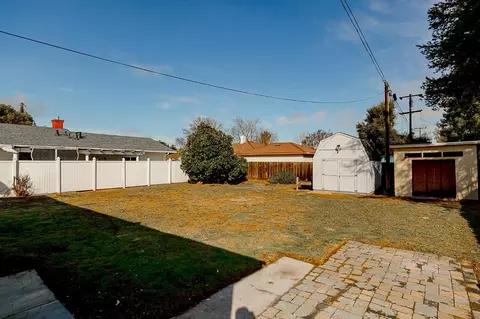 Exterior - 921 W 4th St, Ripon, CA 95366 photo 2 of 3