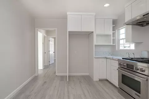 Entry Way - 921 W 4th St, Ripon, CA 95366 photo 1 of 2
