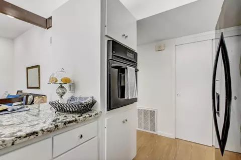 Kitchen - 1014 Radcliffe Dr, Davis, CA 95616 photo 4 of 6
