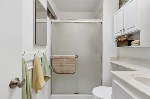 Bath - 1014 Radcliffe Dr, Davis, CA 95616 photo 2 of 3