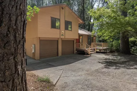 3995 Lakemont Dr, Arnold, CA 95223
