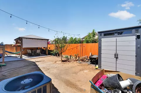 Exterior - 897 Gunnison Dr, Madera, CA 93638 photo 6 of 8