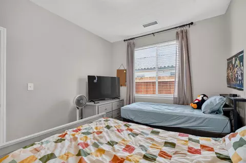 Bedroom - 897 Gunnison Dr, Madera, CA 93638 photo 6 of 8