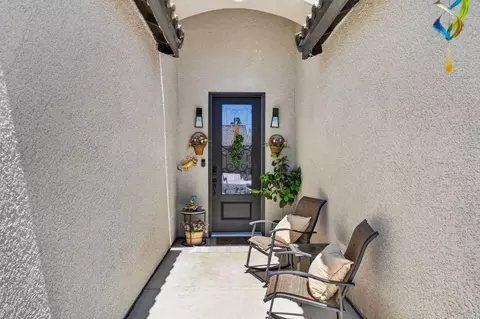Entry Way - 897 Gunnison Dr, Madera, CA 93638 photo 1 of 4