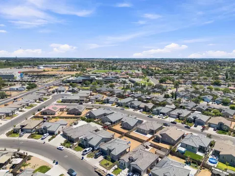 View/Area - 897 Gunnison Dr, Madera, CA 93638 photo 8 of 11