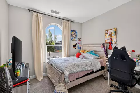 Bedroom - 897 Gunnison Dr, Madera, CA 93638 photo 3 of 8