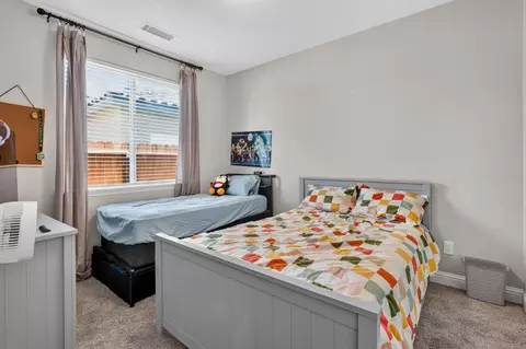 Bedroom - 897 Gunnison Dr, Madera, CA 93638 photo 5 of 8