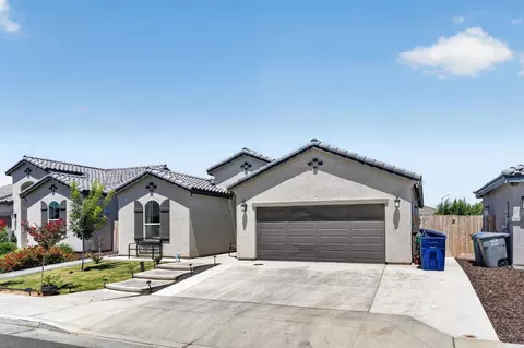Exterior - 897 Gunnison Dr, Madera, CA 93638 photo 4 of 8