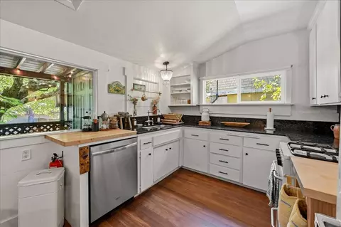 Kitchen - 623 Brighton St, Grass Valley, CA 95945 photo 2 of 2