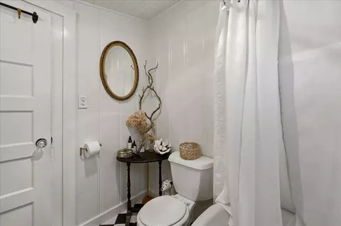 Bath - 623 Brighton St, Grass Valley, CA 95945 photo 2 of 2